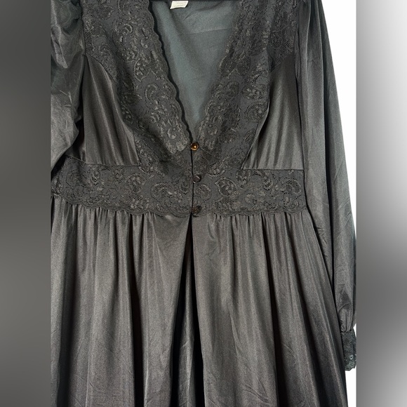 2- Shadowline Women's Nightgown Black Long Lace Bodice Silhouette Silky Nylon  L - Picture 13 of 16